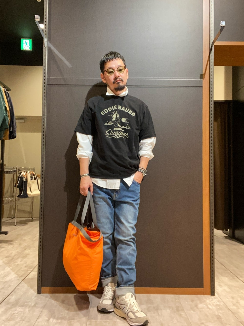 一歩差がつく、長袖シャツ×半袖Tシャツの重ね着スタイル – Eddie Bauer  