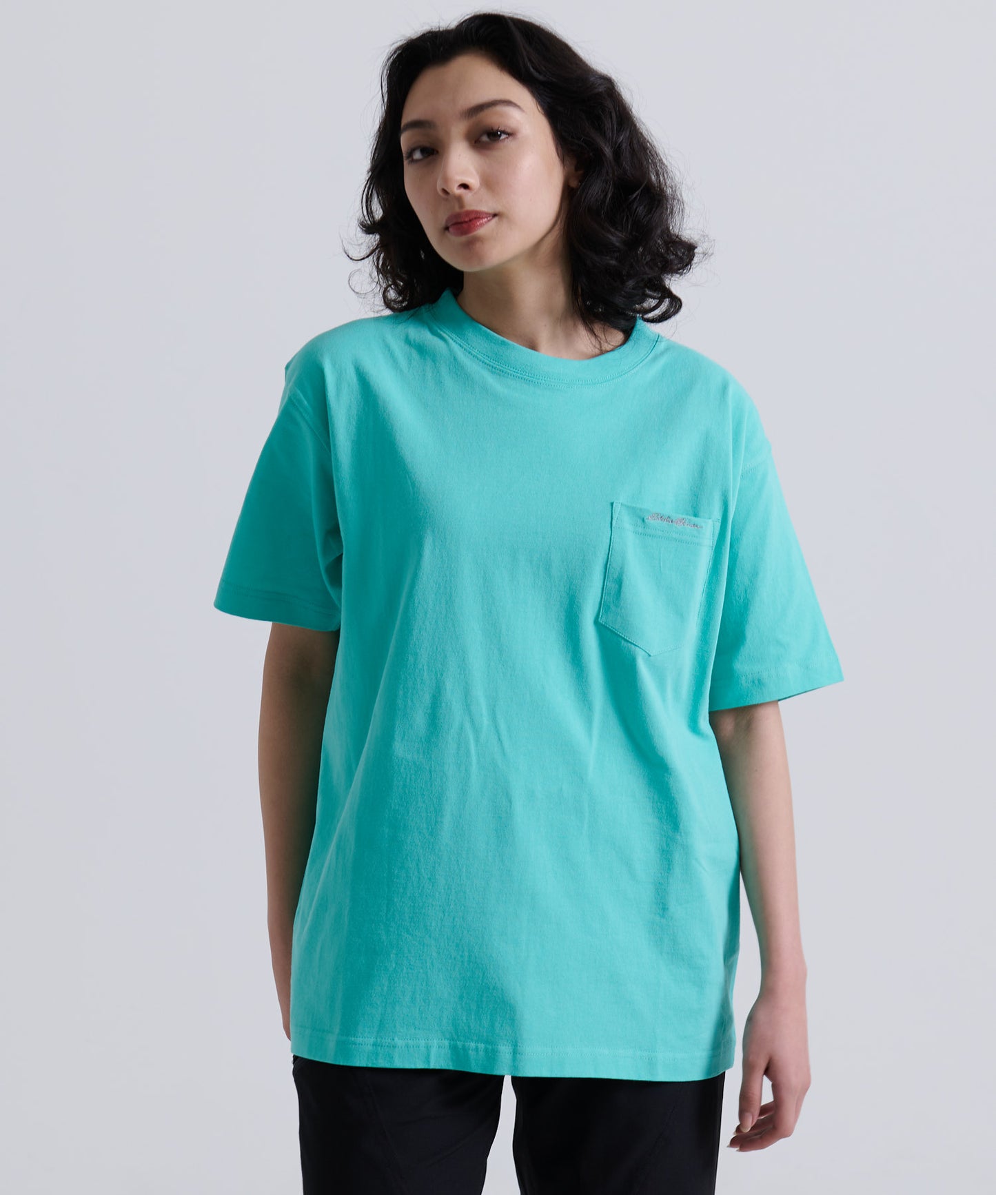 ロゴ刺繍ポケット 半袖Tシャツ/LOGO EMB PKT SS TEE