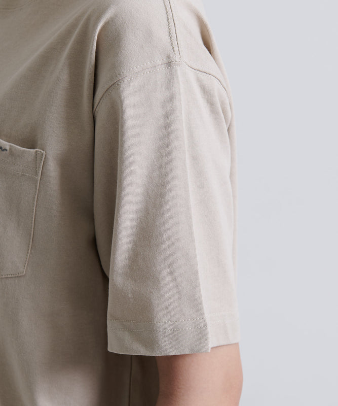 ロゴ刺繍ポケット 半袖Tシャツ/LOGO EMB PKT SS TEE