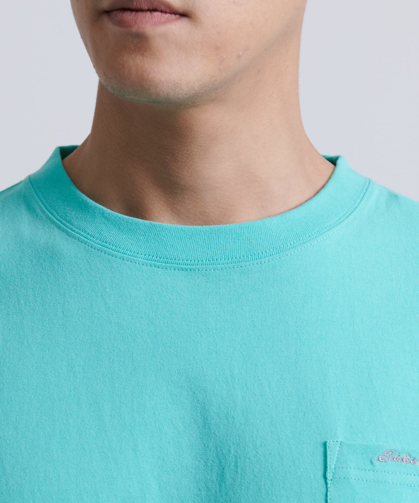 ロゴ刺繍ポケット 半袖Tシャツ/LOGO EMB PKT SS TEE