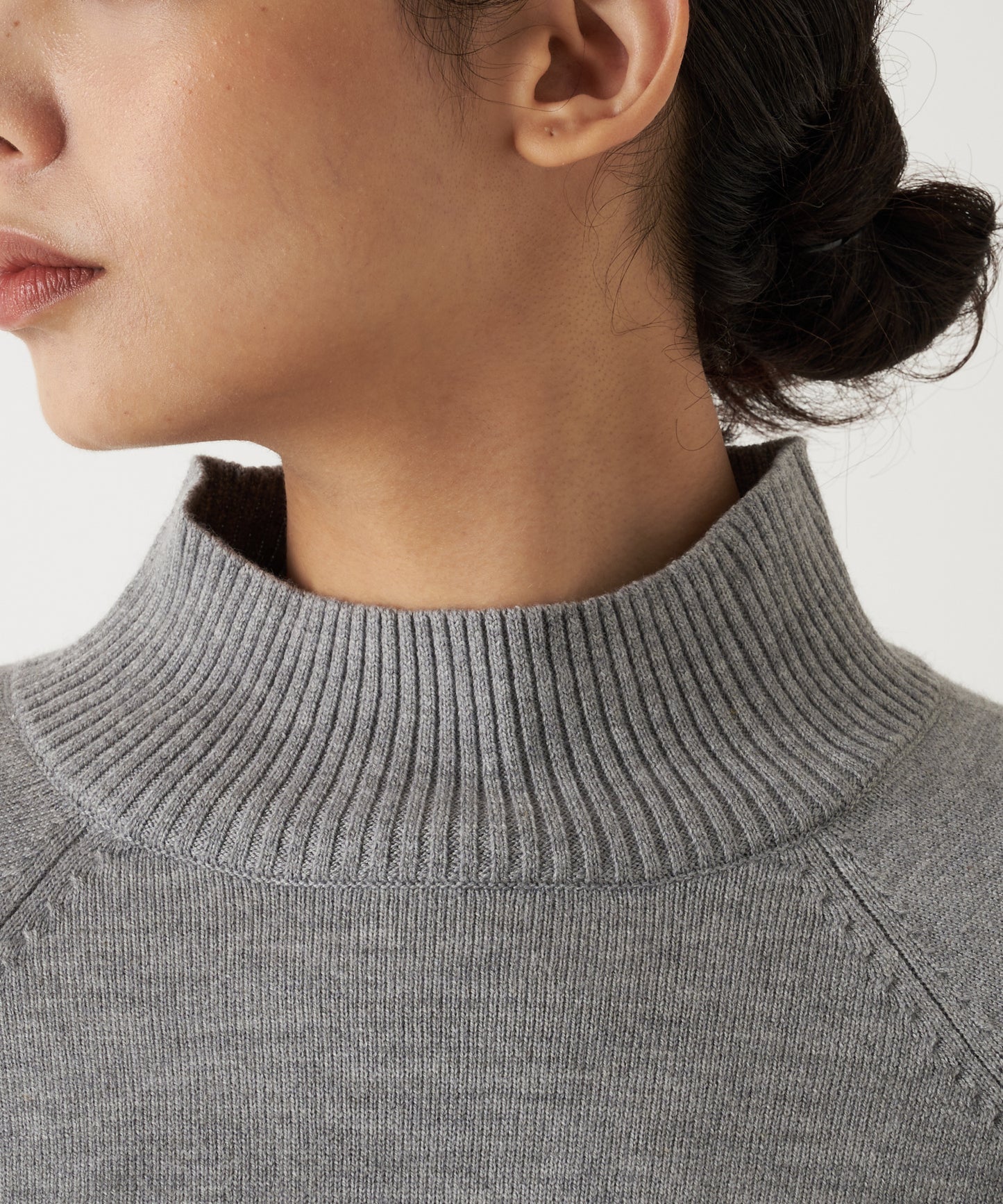 シュリアル モックネック/SURREAL MOCK NECK