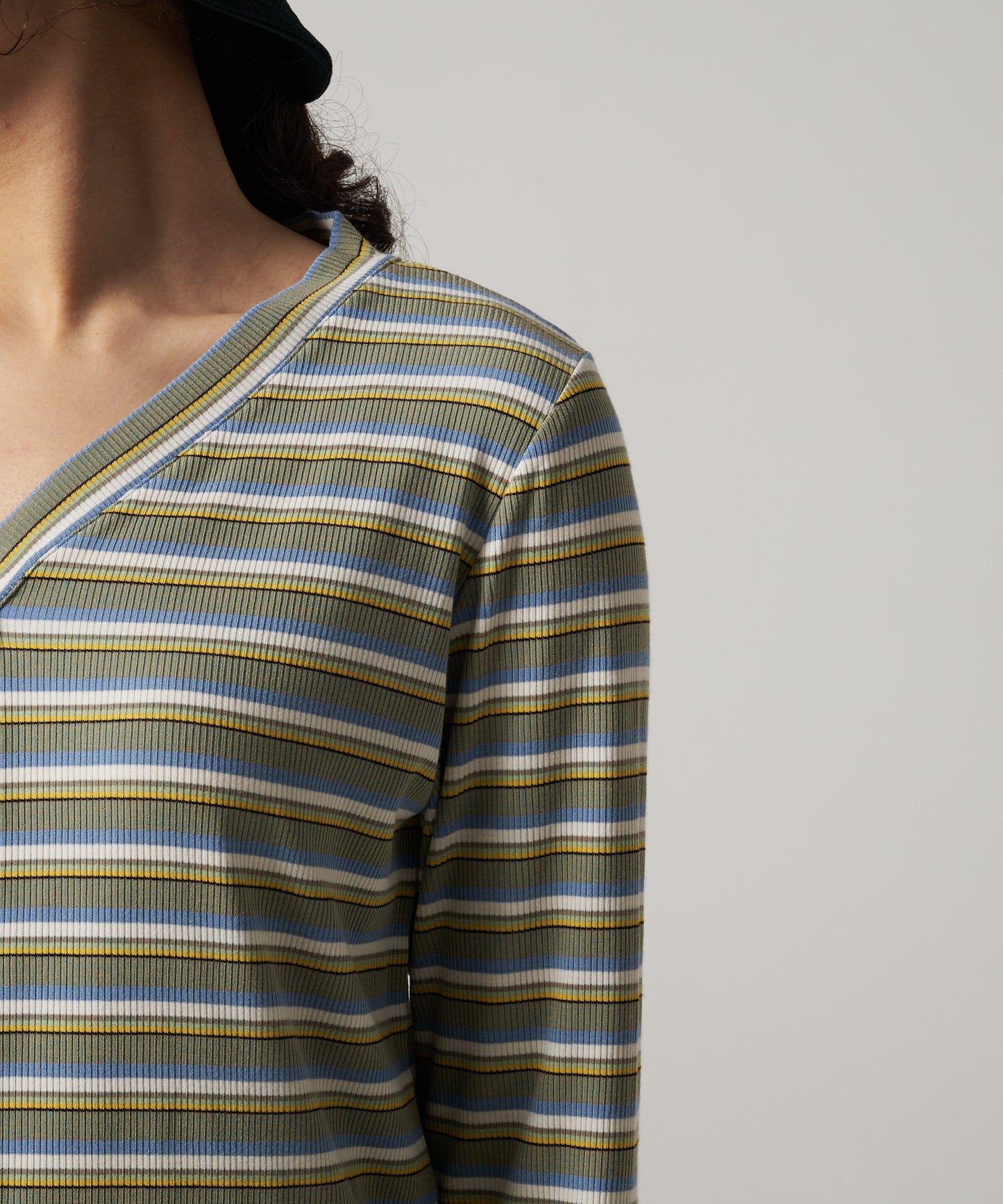 エッセンシャルズ リブ 長袖カーディガン/ESSENTIALS RIBBED LS CARDIGAN