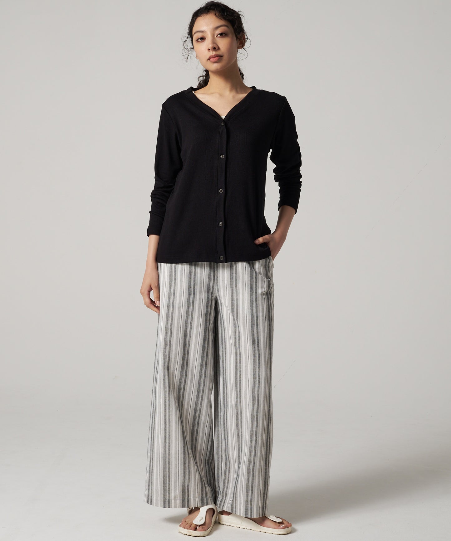 エッセンシャルズ リブ 長袖カーディガン/ESSENTIALS RIBBED LS CARDIGAN