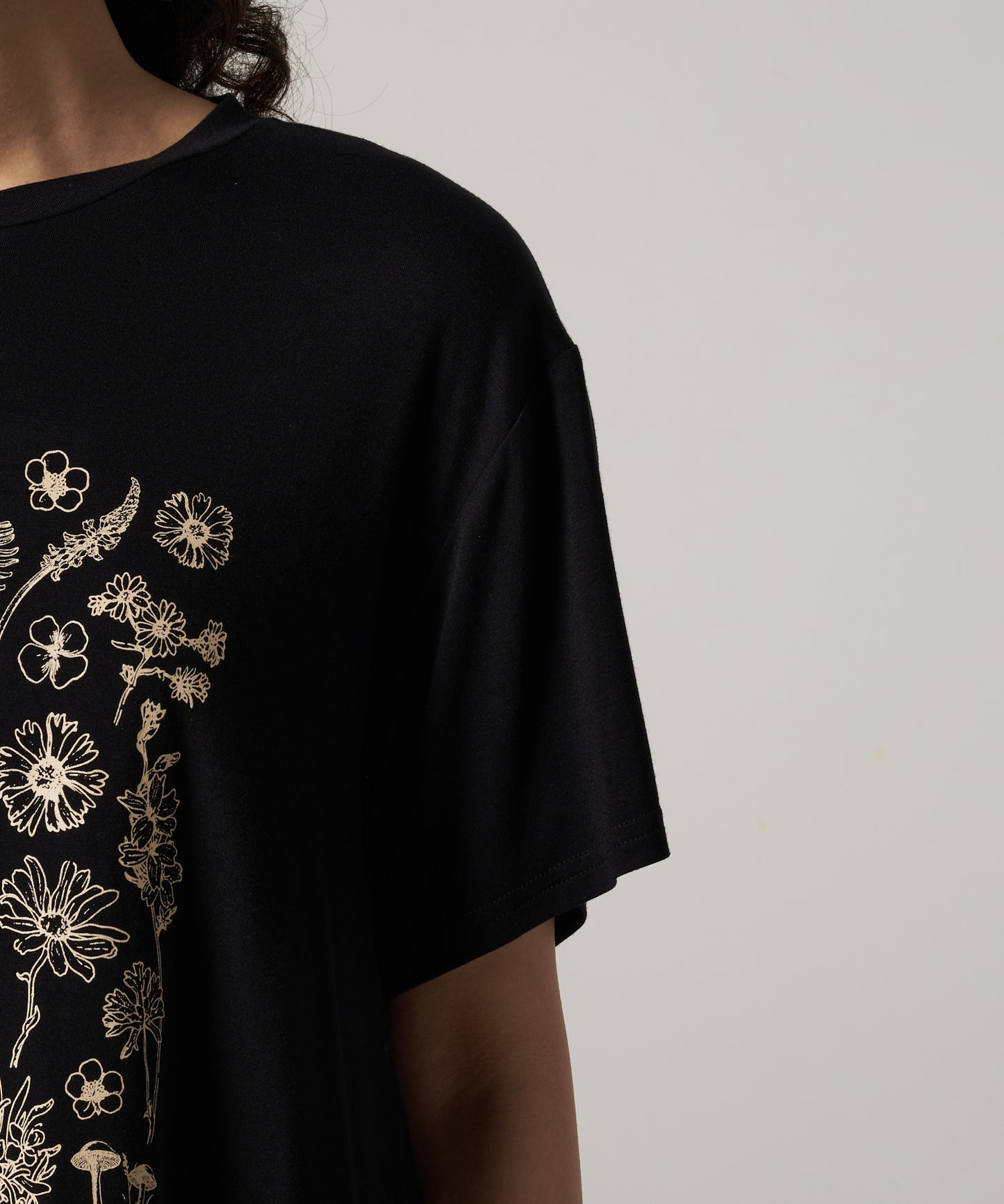 Vネック チュニックTシャツ/V-NECK TEE TUNIC
