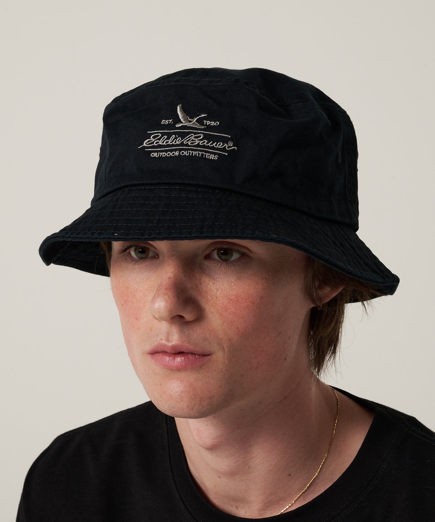 コットンツイル ロゴバケットハット/COTTON TWILL LOGO BUCKET HAT
