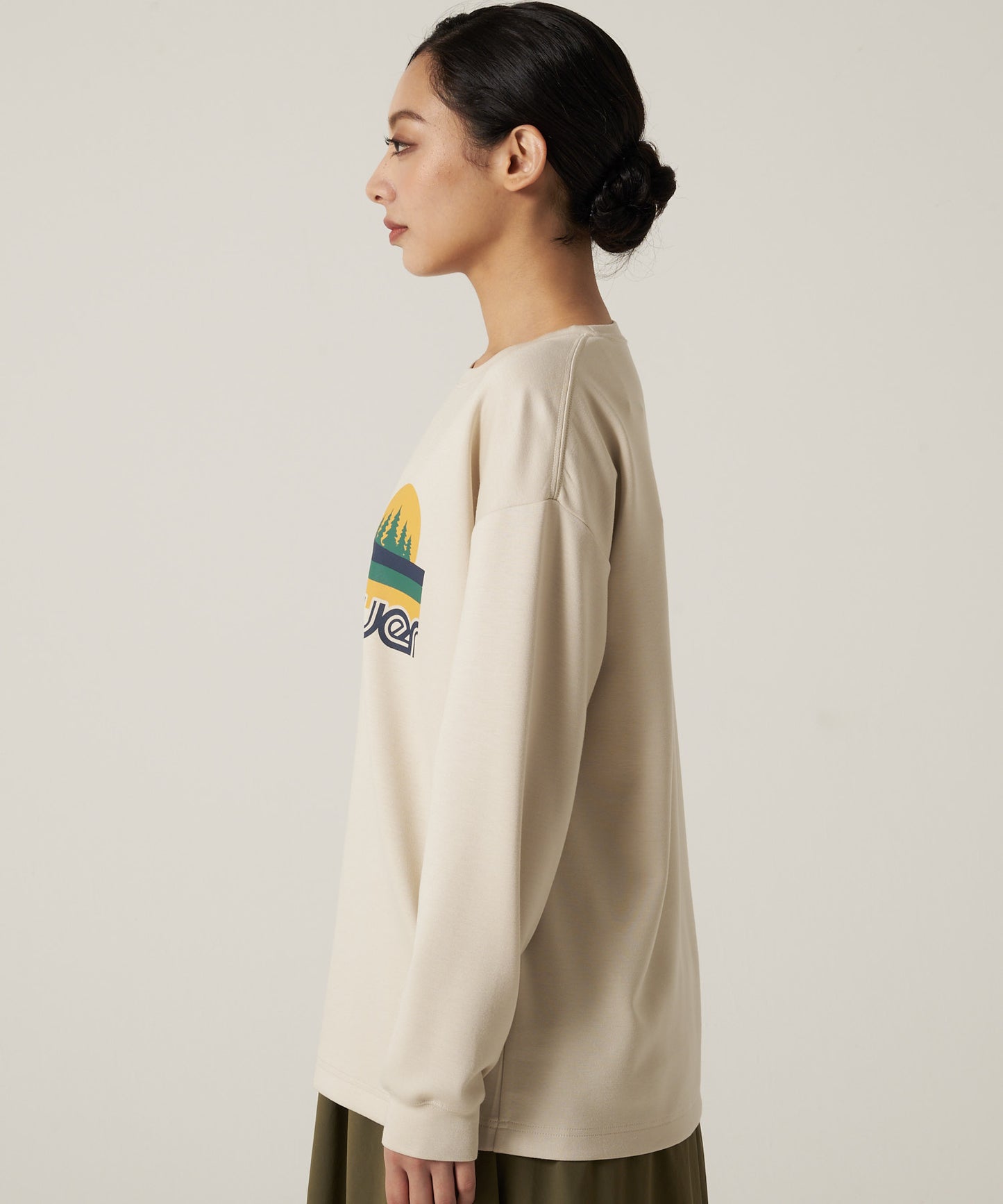 【予約】グラフィック 長袖Tシャツ/LS GRAPHIC TEE