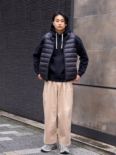 プレミアムダウンを使用したライトダウンベスト