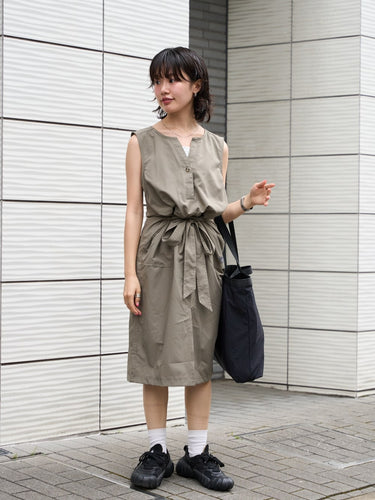 ベージュトーンで魅せる大人カジュアルスタイル