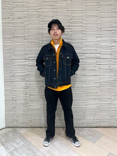 USヤンチャ感漂うデニムジャケットで、カジュアルスタイルを楽しもう!