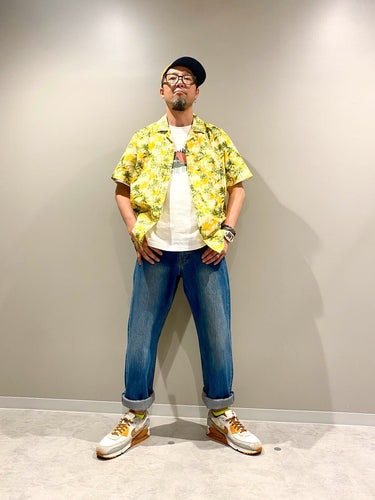 イエローシャツコーデ