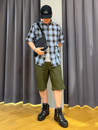 トレンドの夏のシャツコーデ