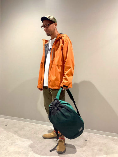 オレンジ✖️グリーンの秋らしいカラーを使ったコーディネート