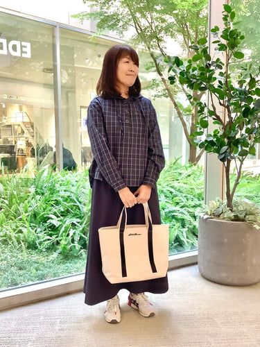 秋のかわいいフード付きプルオーバー