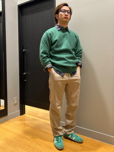 アースカラーを基調としたコーデ