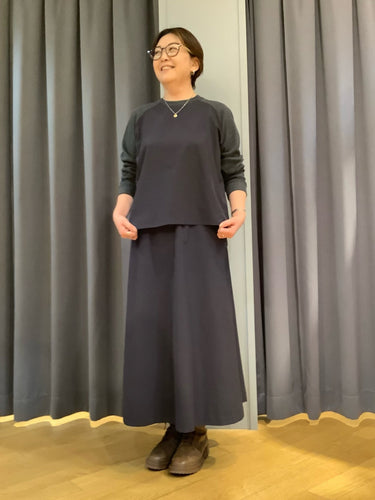 DEPARTURE PULLOVER/FLARE SKIRTコーディネート