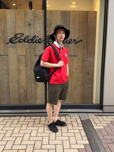 カーゴショーツで楽しむ大人のアクティブスタイル