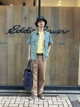 「夏映えカラーでつくる、大人のリラックススタイル」