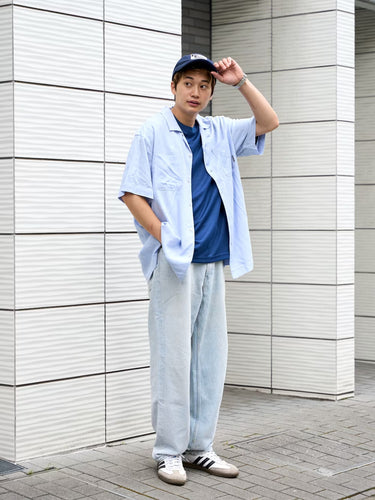 ブルーでまとめた涼感カジュアルスタイル