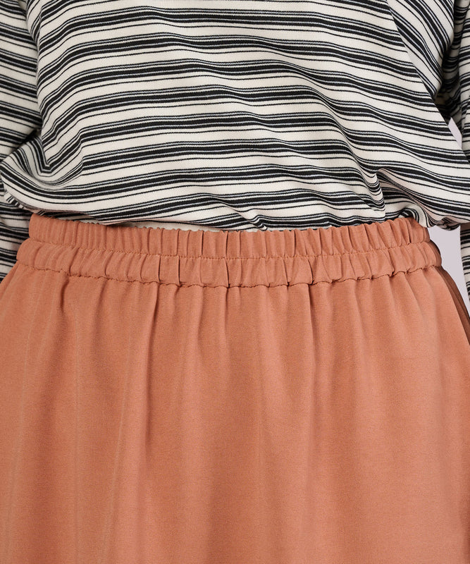 バックサテンユーティリティフレアスカート/BACK SATIN UTILITY FLARE SKIRT