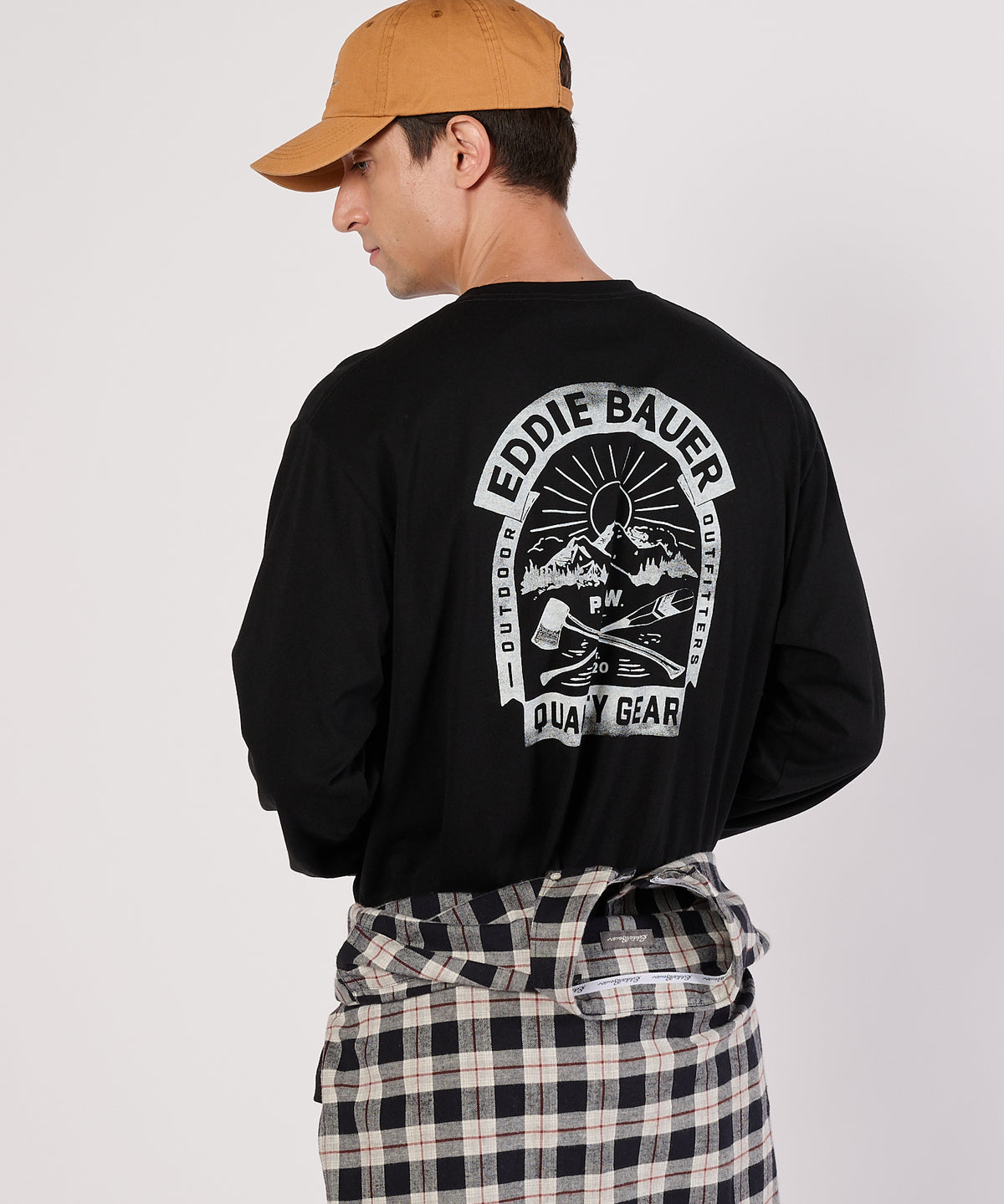 グラフィック長袖Tシャツ/GRAPHIC LS TEE
