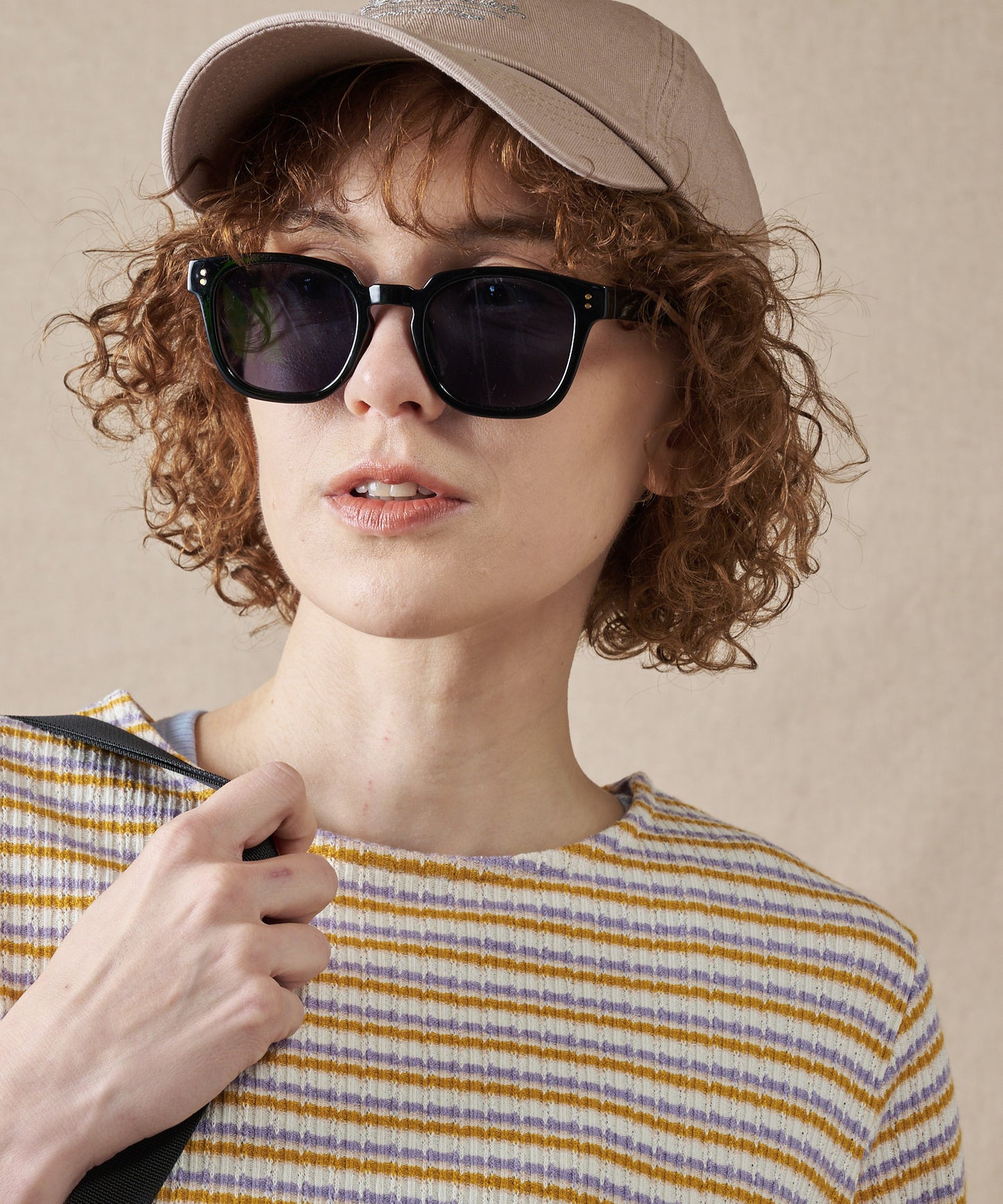 テクスチャード マルチストライプ Tシャツ/TEXTURED MULTI STRIPE TEE