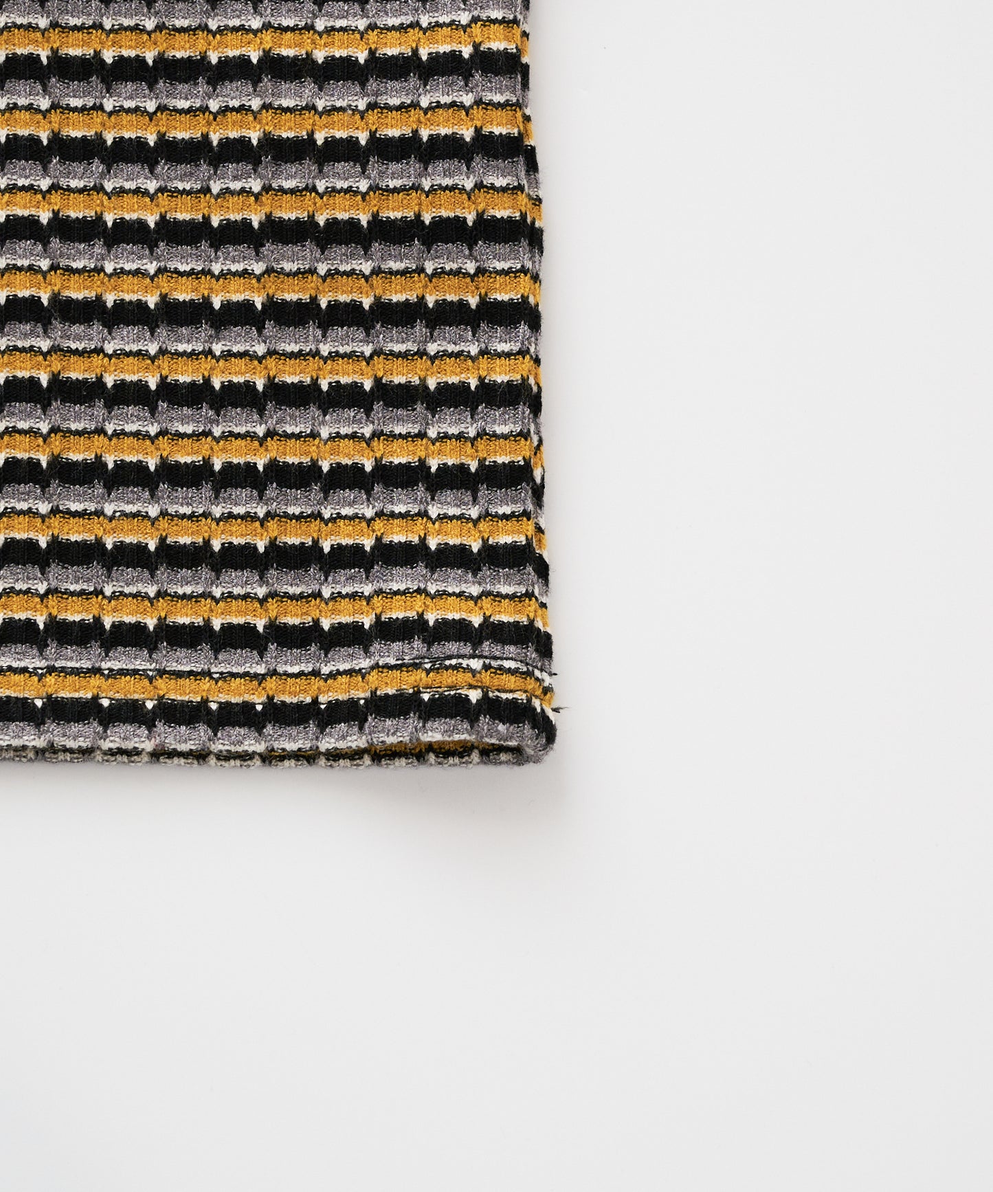 テクスチャード マルチストライプ Tシャツ/TEXTURED MULTI STRIPE TEE