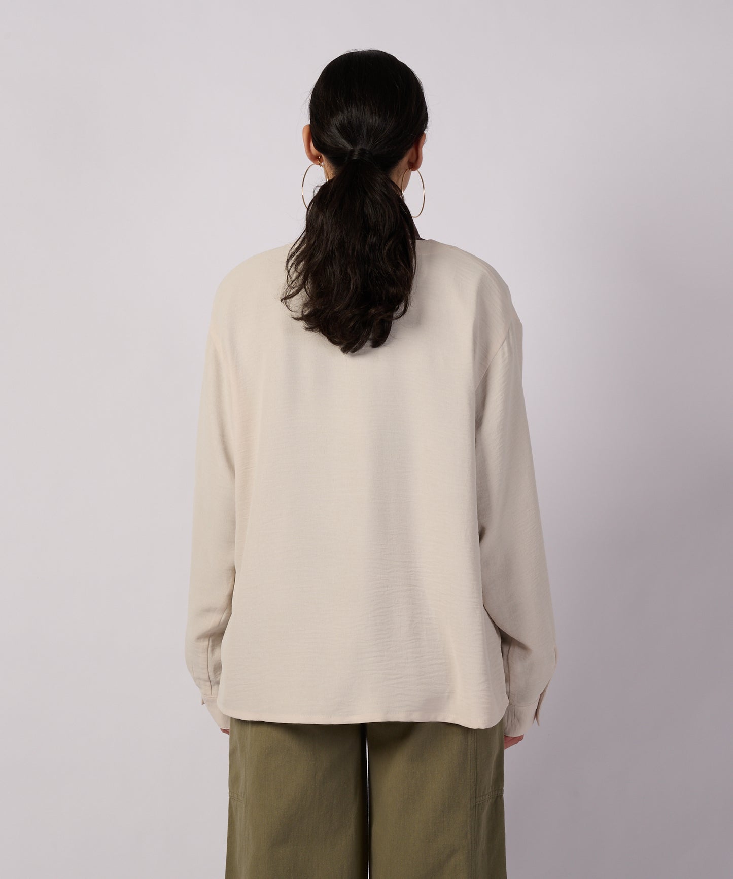セリーン ドレープ カラーレスブラウス/SERENE DRAPE COLLARLESS BLOUSE