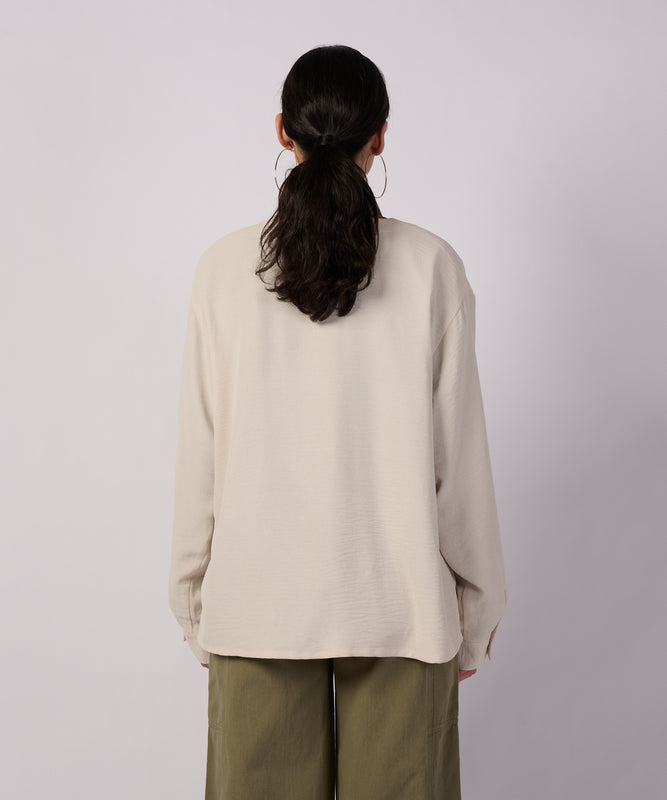 セリーン ドレープ カラーレスブラウス/SERENE DRAPE COLLARLESS BLOUSE