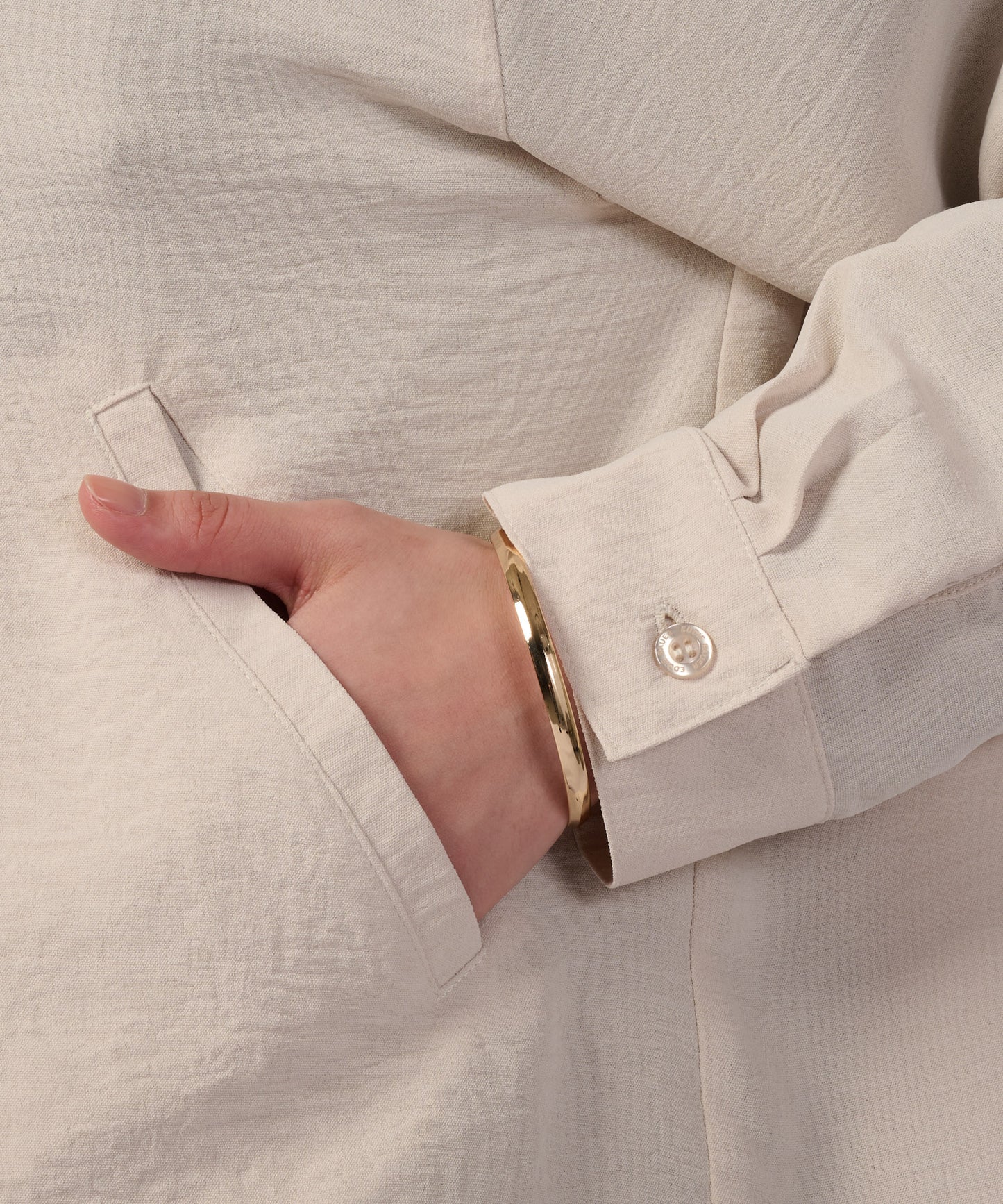 セリーン ドレープ カラーレスブラウス/SERENE DRAPE COLLARLESS BLOUSE