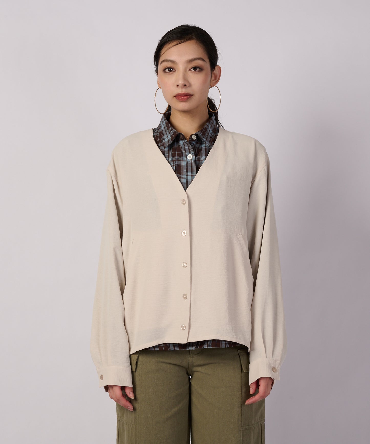 セリーン ドレープ カラーレスブラウス/SERENE DRAPE COLLARLESS BLOUSE