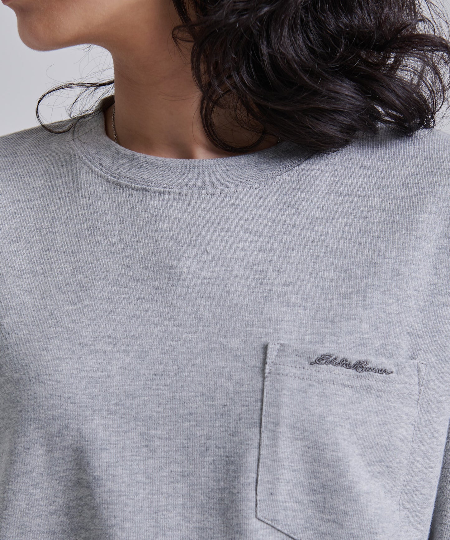 ロゴ刺繍ポケット付 長袖Ｔシャツ/LOGO EMB PKT LS TEE