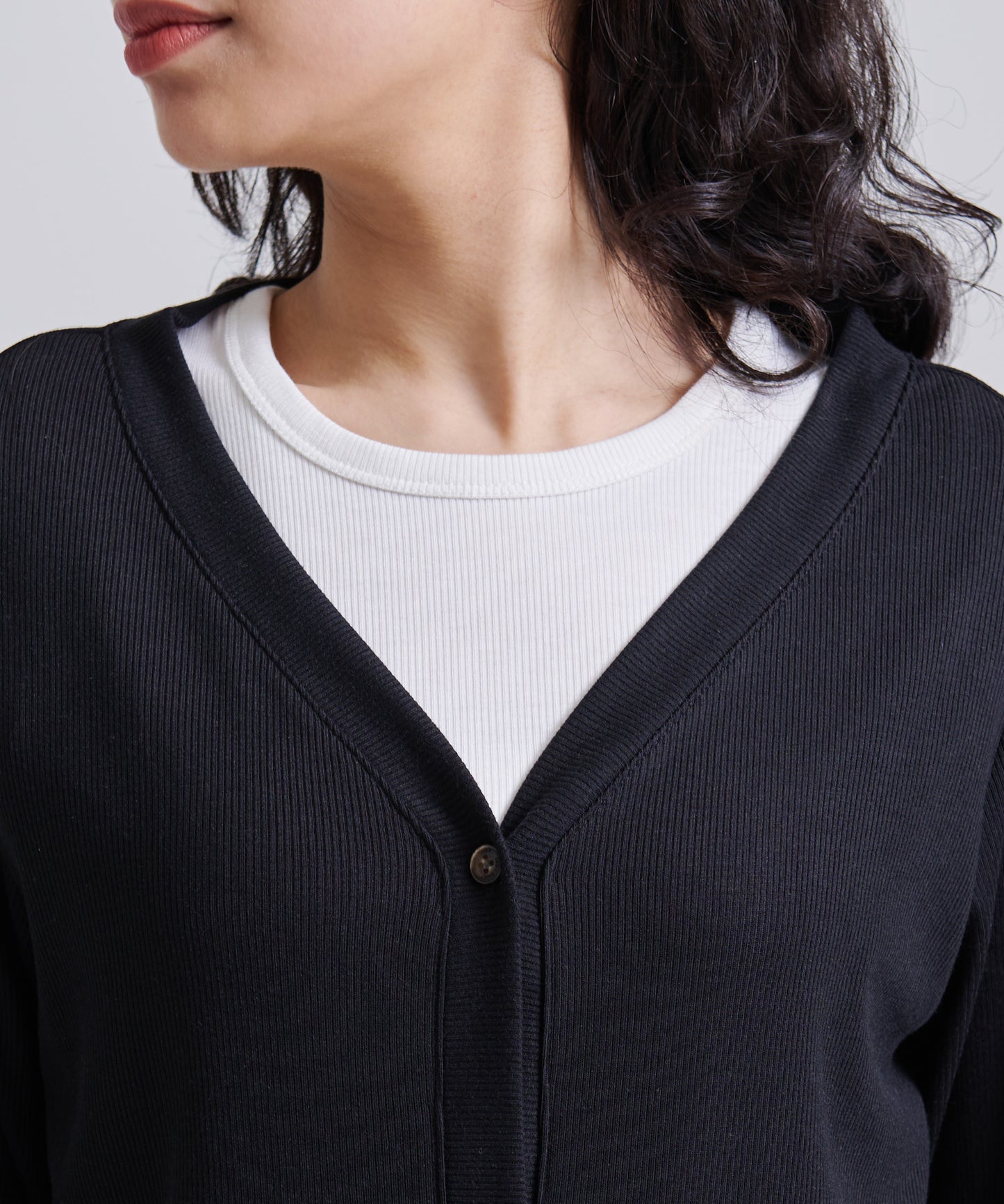 エッセンシャルズ リブ 長袖カーディガン/ESSENTIALS RIBBED LS CARDIGAN