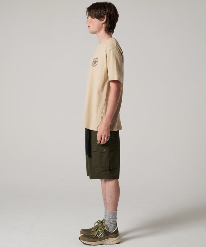 エンブレムロゴプリントTシャツ/EMBLEM LOGO PRT TEE