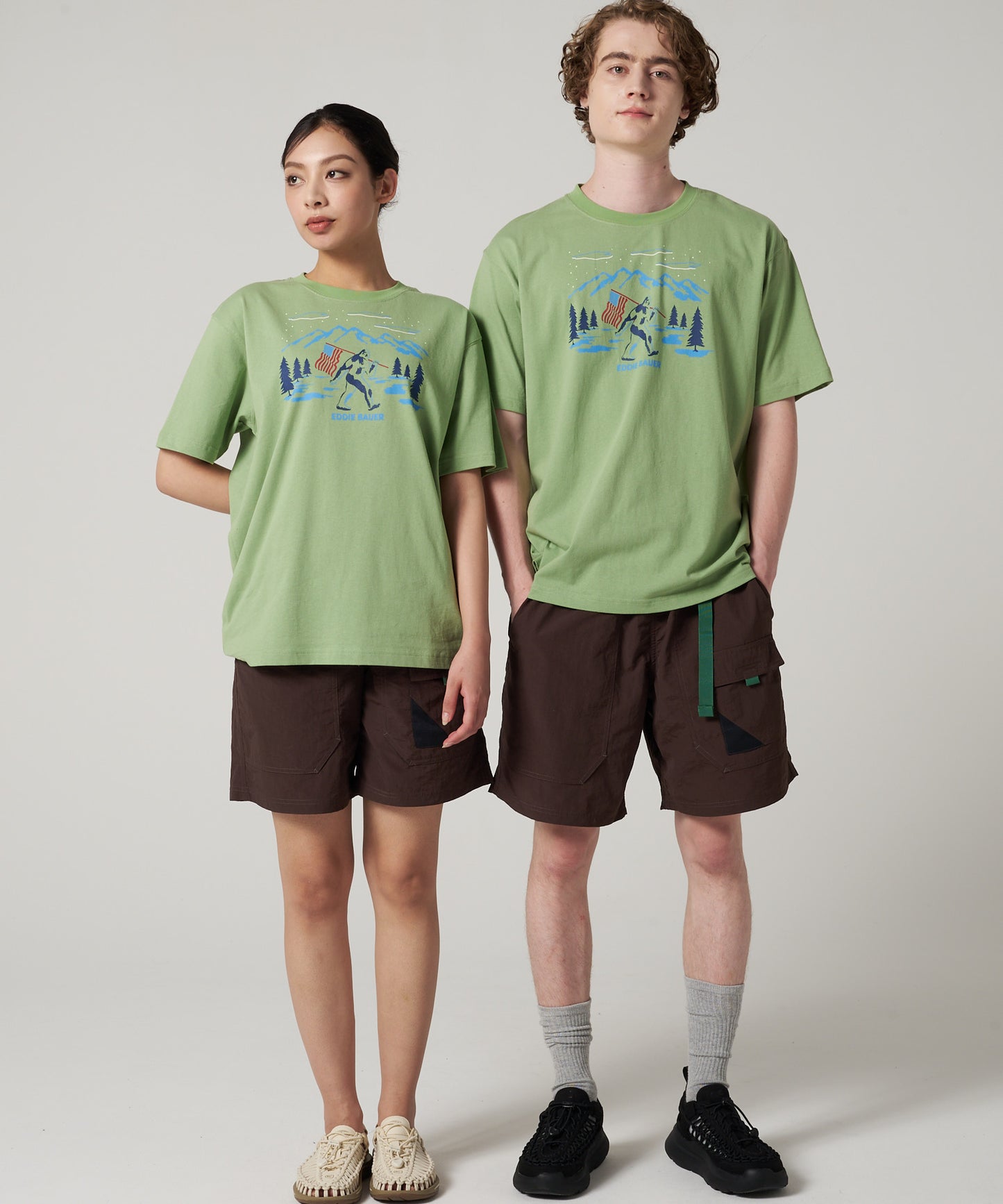 グラフィックプリントTシャツ/GRAPHIC PRINT TEE