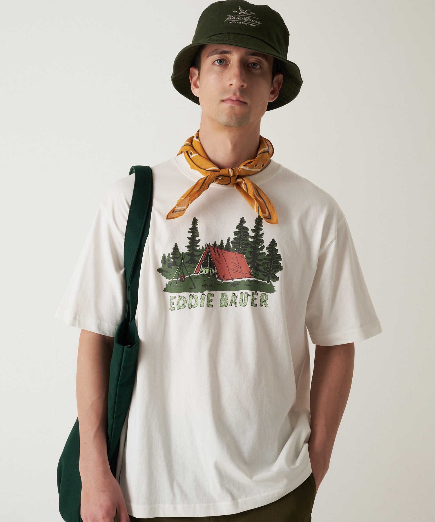 グラフィックプリントTシャツ/GRAPHIC PRINT TEE