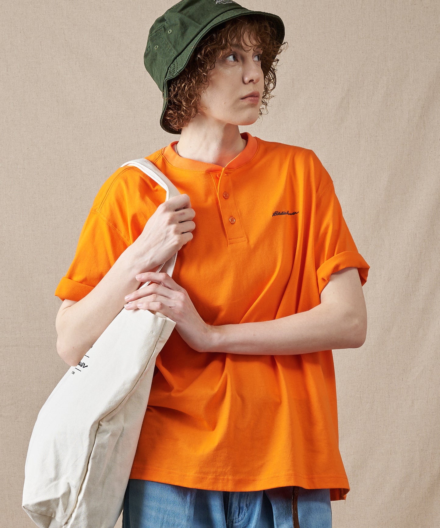 クラシック ロゴ刺繡 ヘンリーネックTシャツ/CLASSIC LOGO EMB HENRY TEE