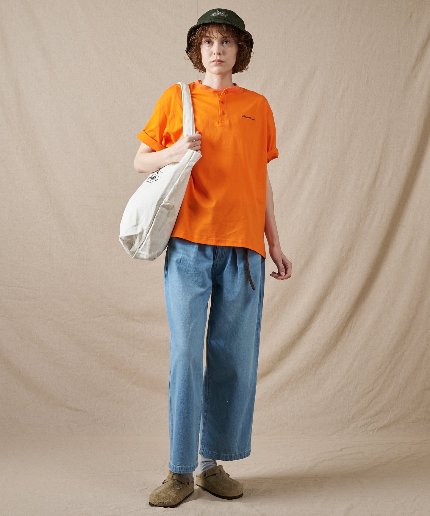 クラシック ロゴ刺繡 ヘンリーネックTシャツ/CLASSIC LOGO EMB HENRY TEE
