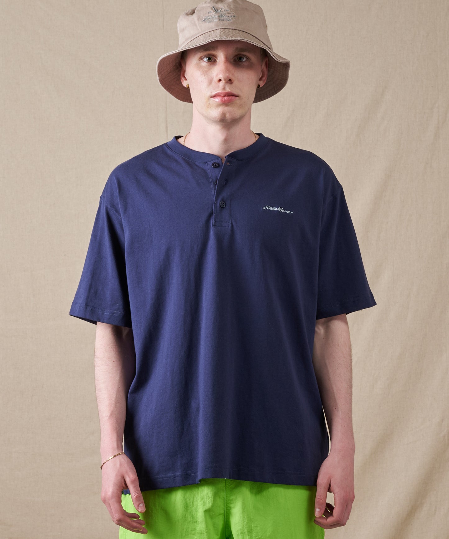 クラシック ロゴ刺繡 ヘンリーネックTシャツ/CLASSIC LOGO EMB HENRY TEE