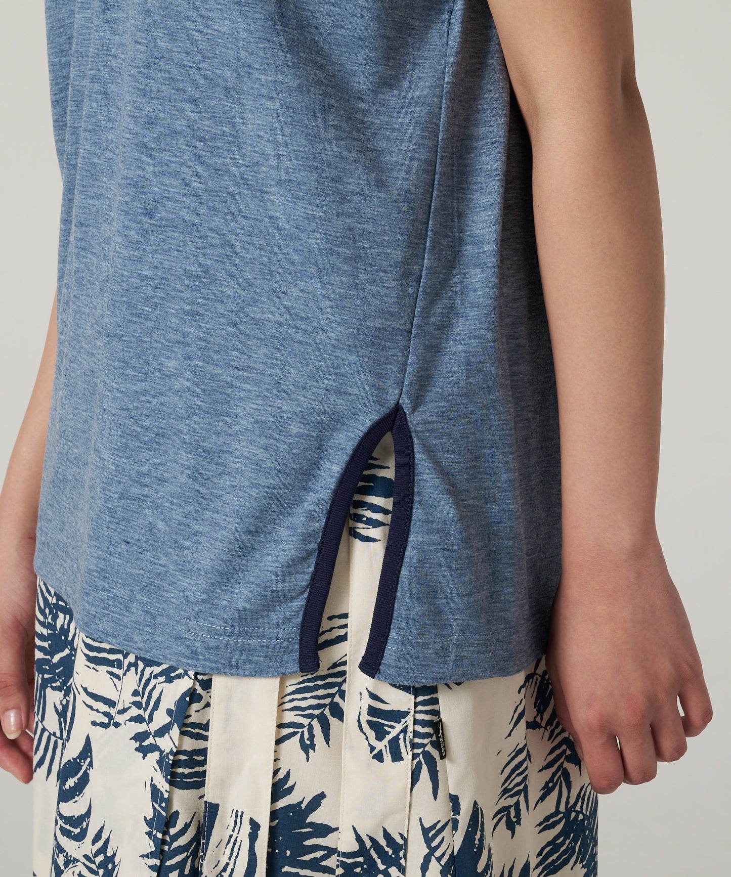 アシンメトリー スリット半袖Tシャツ/ASYMMETRY SLIT SS TEE