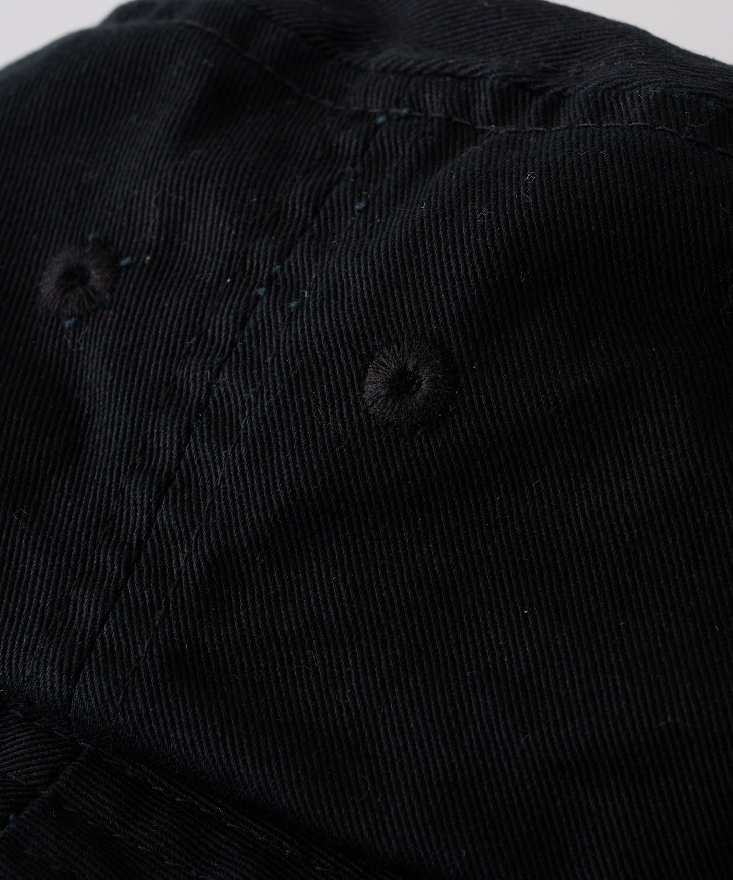 コットンツイル ロゴバケットハット/COTTON TWILL LOGO BUCKET HAT