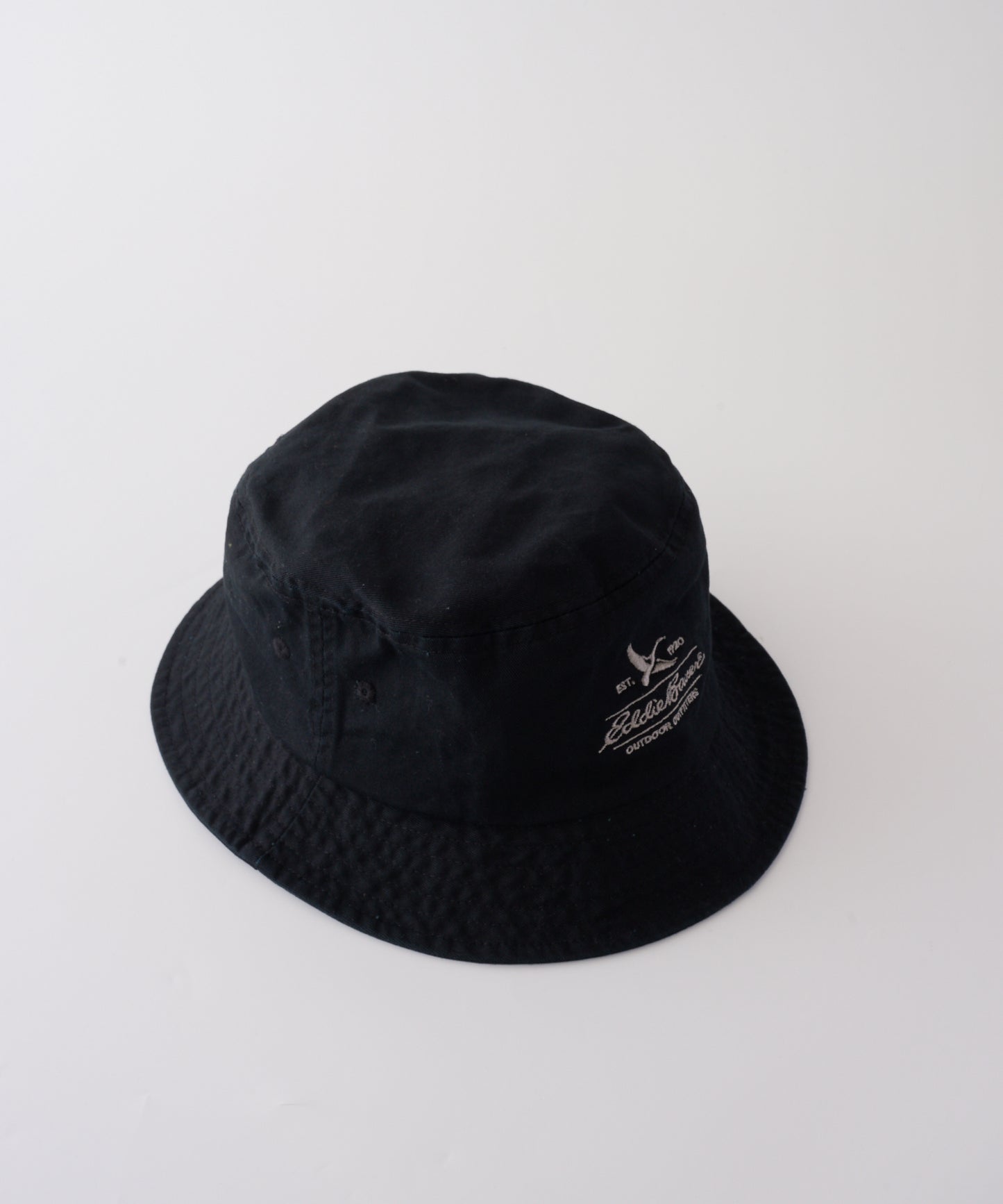 コットンツイル ロゴバケットハット/COTTON TWILL LOGO BUCKET HAT