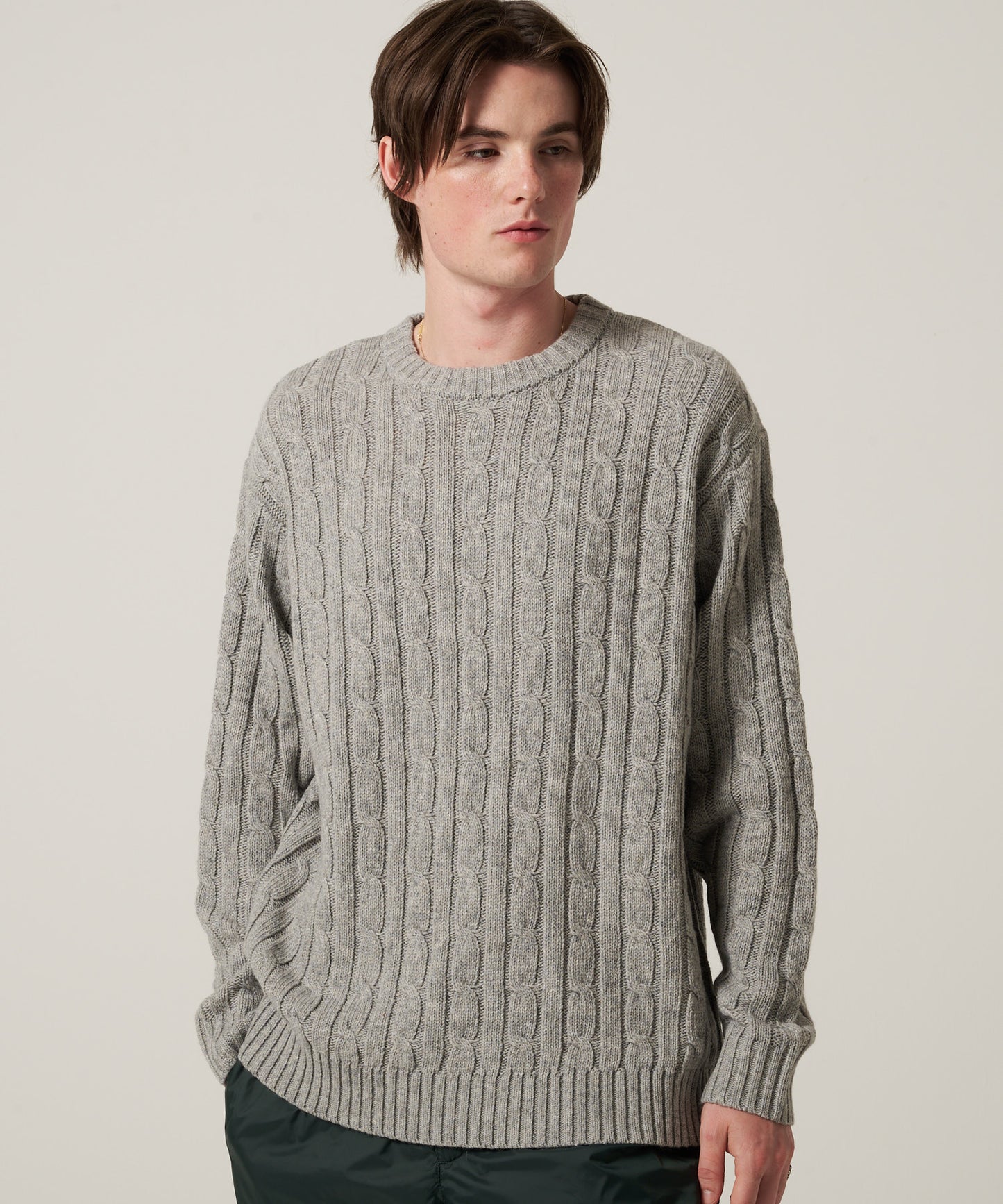 ケーブル クルー セーター/CABLE CREW SWEATER